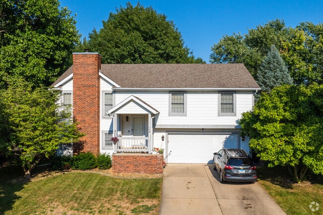 It is common to have an attached garage in Windsor Hill-Sugar Creek.