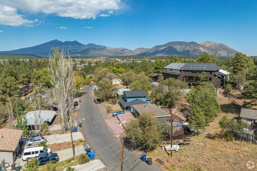 Pine Knoll-Brannen Homes