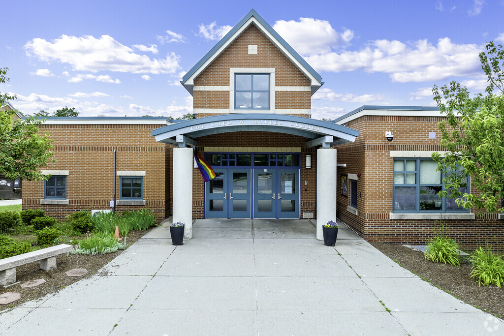 Holliston students attend Miller Elementary School Holliston, MA.