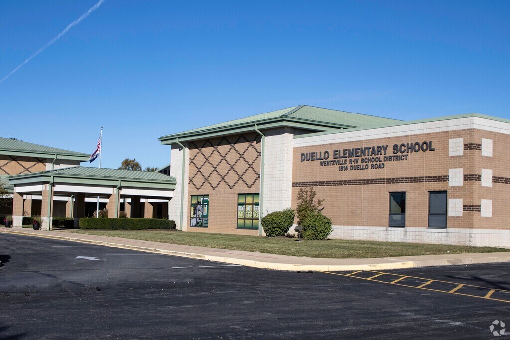 Duello Elementary School serves students in the Lake Saint Louis community.