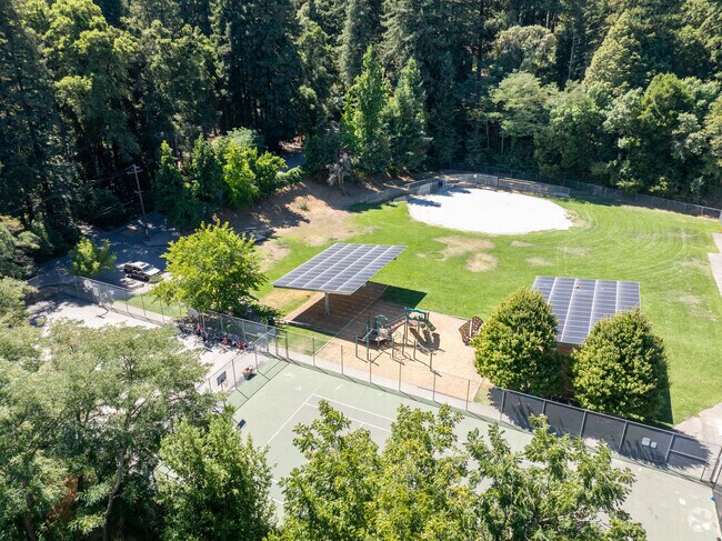Boulder Creek Elementary School fosters a vibrant learning community in Boulder Creek.