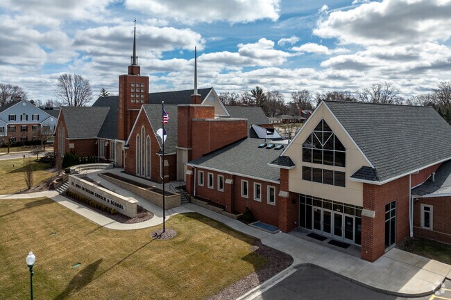St. John Lutheran School features a student to teacher ratio of 14:1, according to Niche.