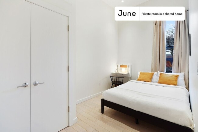 636 Knickerbocker Ave, New York City, NY 11221 - photo 2