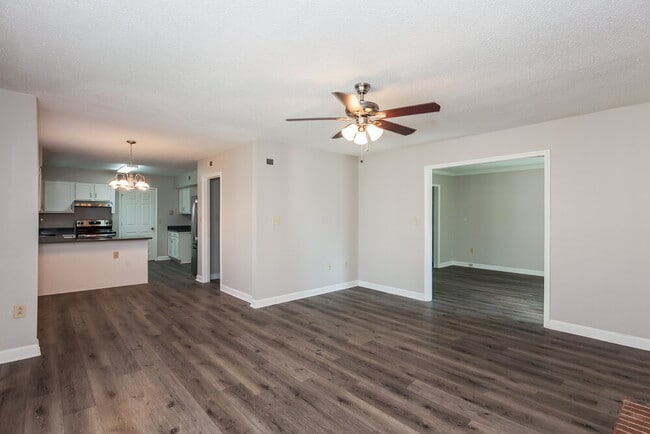 9313 Fairmead Dr, Charlotte, NC 28269 - photo 5