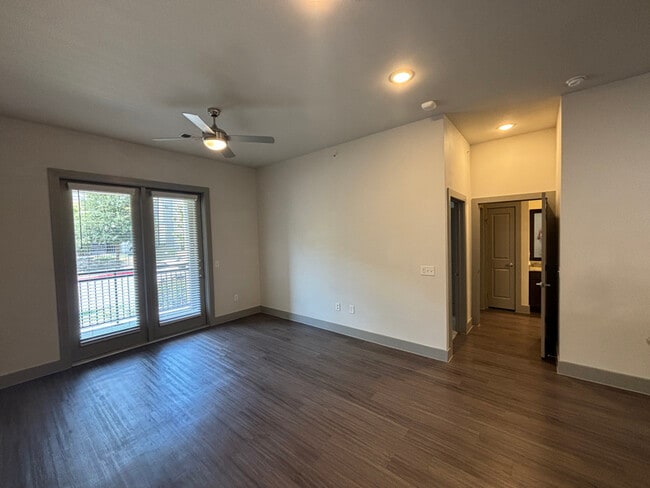 1050 Wittenburg unit a1, Kyle, TX 78640 - photo 3