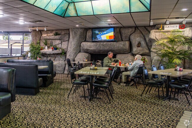 Cozy Diner Bar is a popular restaurant serving classic American food in Paradise, CA.