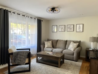 8024 Outlook Dr, Prairie Village, KS 66208