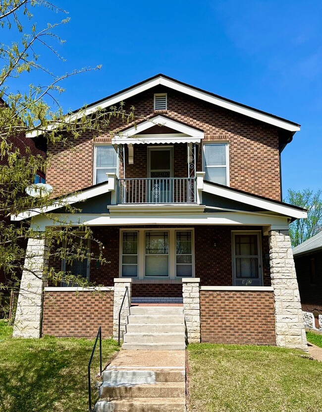 4267 Ellenwood Ave, Saint Louis, MO 63116