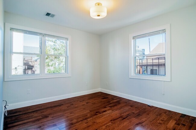 303 Maverick St unit 108 Maverick St 3, Boston, MA 02128 - photo 2