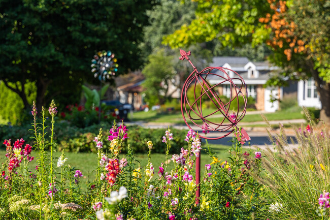 There are many unique details in Windsor Hill-Sugar Creek landscaping.