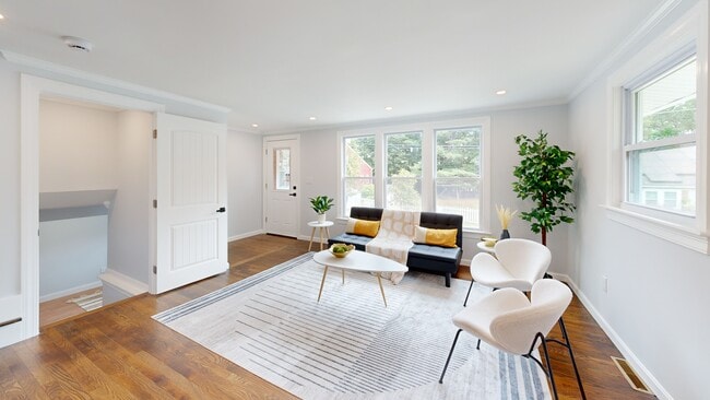 8 Piedmont St, Methuen, MA 01844 - photo 2