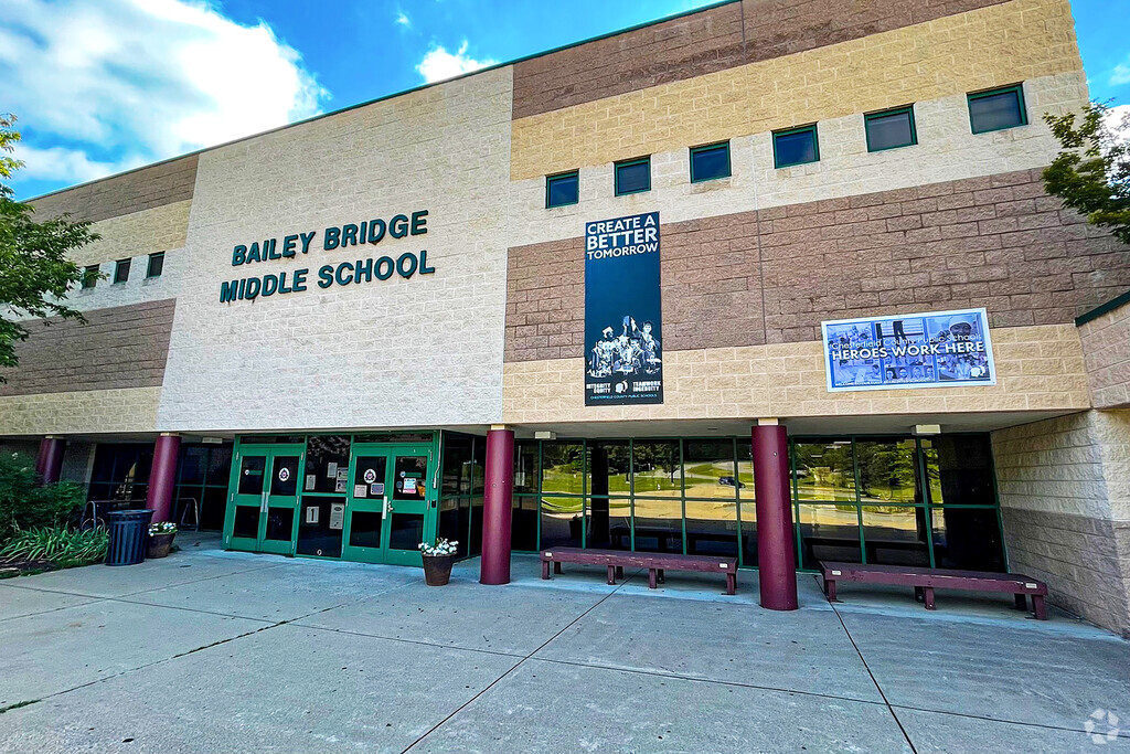 The Bailey Bridge Middle School serves grades 6-8 in the Birkdale neighborhood.