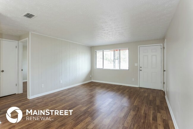 9572 Spottswood Rd W, Jacksonville, FL 32208 - photo 3