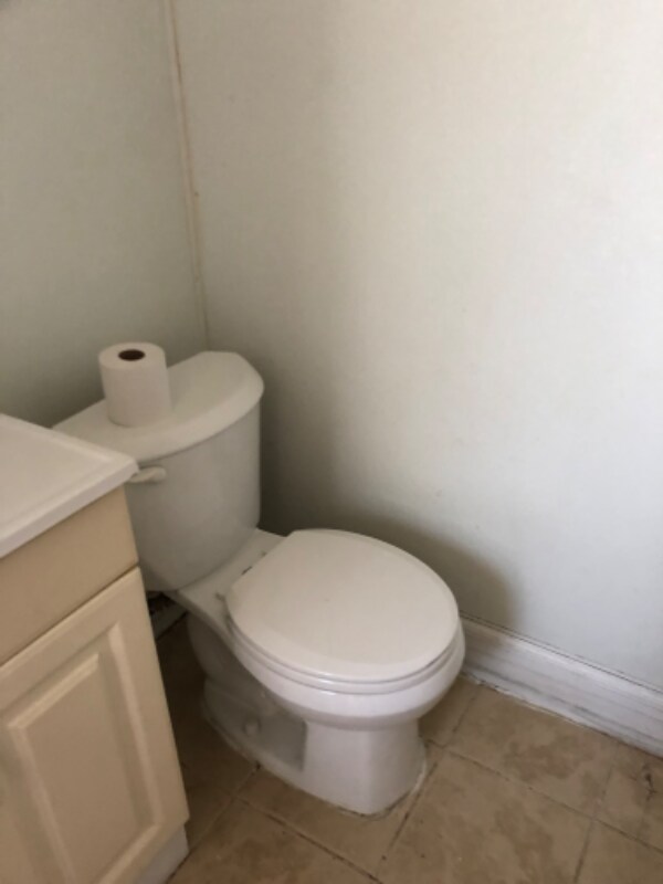 182 Jersey St unit 2nd, Waterbury, CT 06706 - photo 3