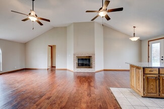 325 Turf Ln, Carl Junction, MO 64834