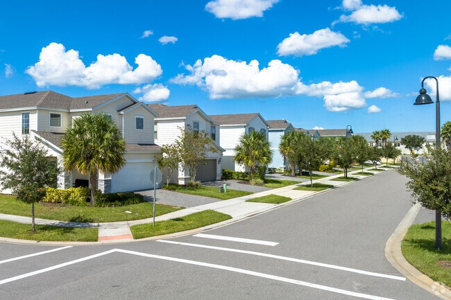 Windsor at Westside is one of the most popular resort style communities in Happy Trails.