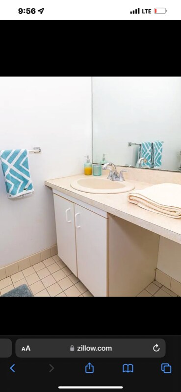 303 Holly Ln, Woonsocket, RI 02895 - photo 4