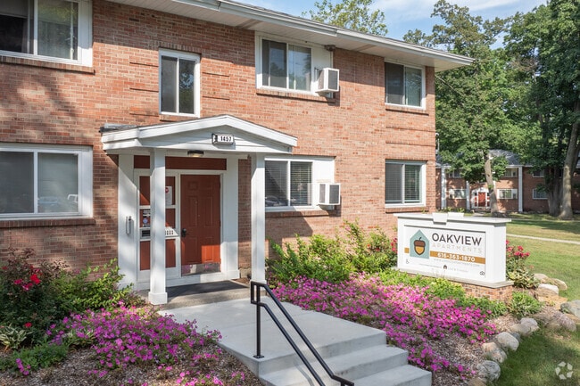 Oakview Apartments, Grand Rapids, MI 49505 - photo 6