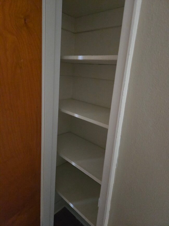 1043 Broadview Blvd S, Dayton, OH 45419 - photo 3