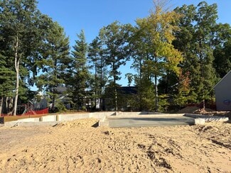 13465 Stafford Dr, Nunica, MI 49448