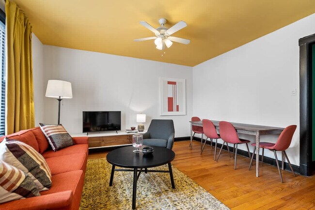 3545 N Janssen Ave unit ID1360081P, Chicago, IL 60657 - photo 2