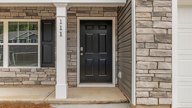 879 Wolverine Ln, Woodruff, SC 29388 - photo 3