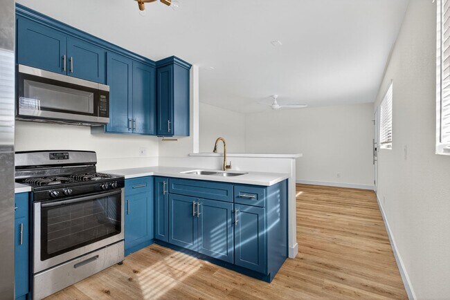 921 Alamitos Ave unit 8, Long Beach, CA 90813 - photo 7