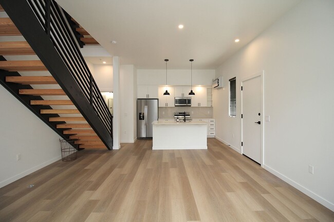 2516 NE Flanders St, Portland, OR 97232 - photo 4