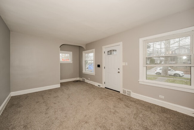 3638 Ludgate Rd, Cleveland, OH 44120 - photo 3