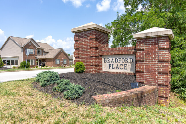 Bradford Place is filled with contemporary Kentucky homes at affordable price points.