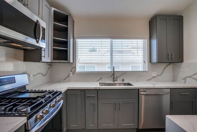 Retro Style Apartment Building with Pool and Gym - Secure, Modern and Lease-Ready!, Inglewood, CA 90302 - photo 2