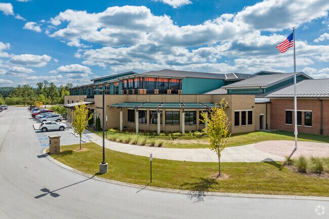 East Brainerd Elementary serves students in grades Pre-K to 5th grade.