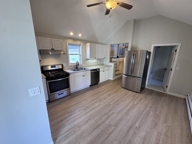 25 Franklin St unit 3, Milford, MA 01757 - photo 2