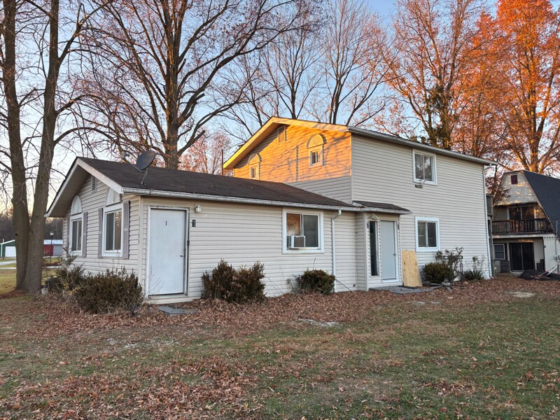 36564 Bismark Rd unit 2, New Boston, MI 48164 - photo 1