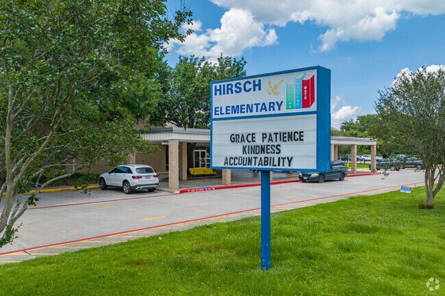 Hirsch Elementary School students in Spring, TX are encouraged to practice kindness.