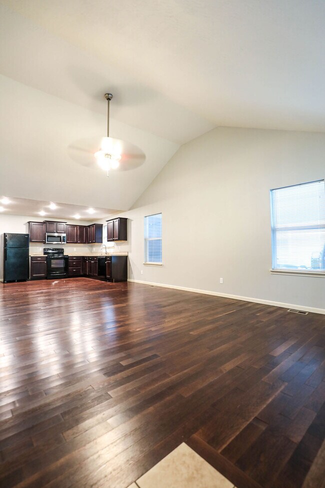 1330 S Pennsylvania Ave, Springfield, MO 65807 - photo 3