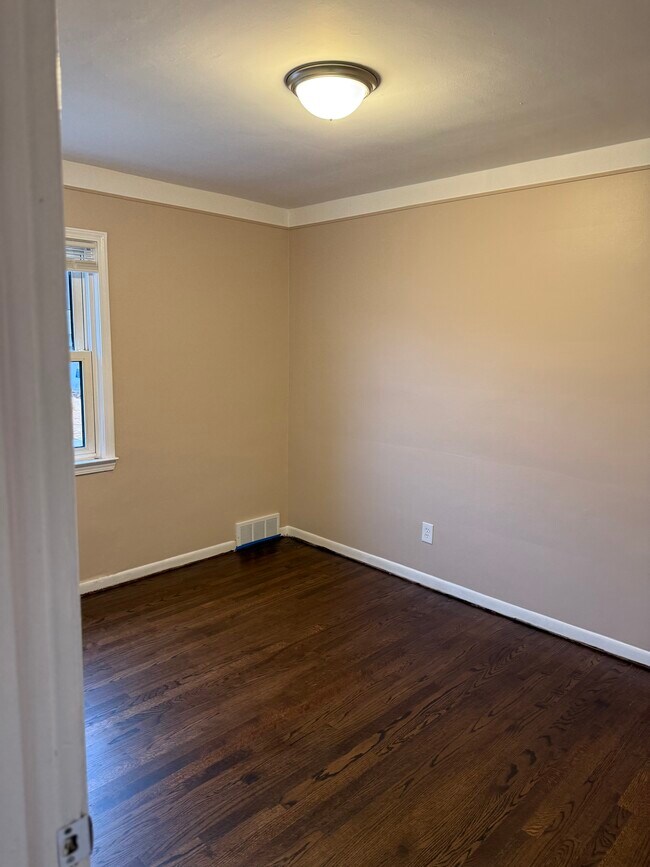 21531 Arrowhead St, Saint Clair Shores, MI 48082 - photo 4