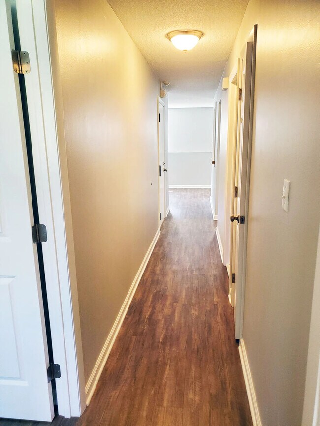 162 Sheffield Ln, Bristol, CT 06010 - photo 5