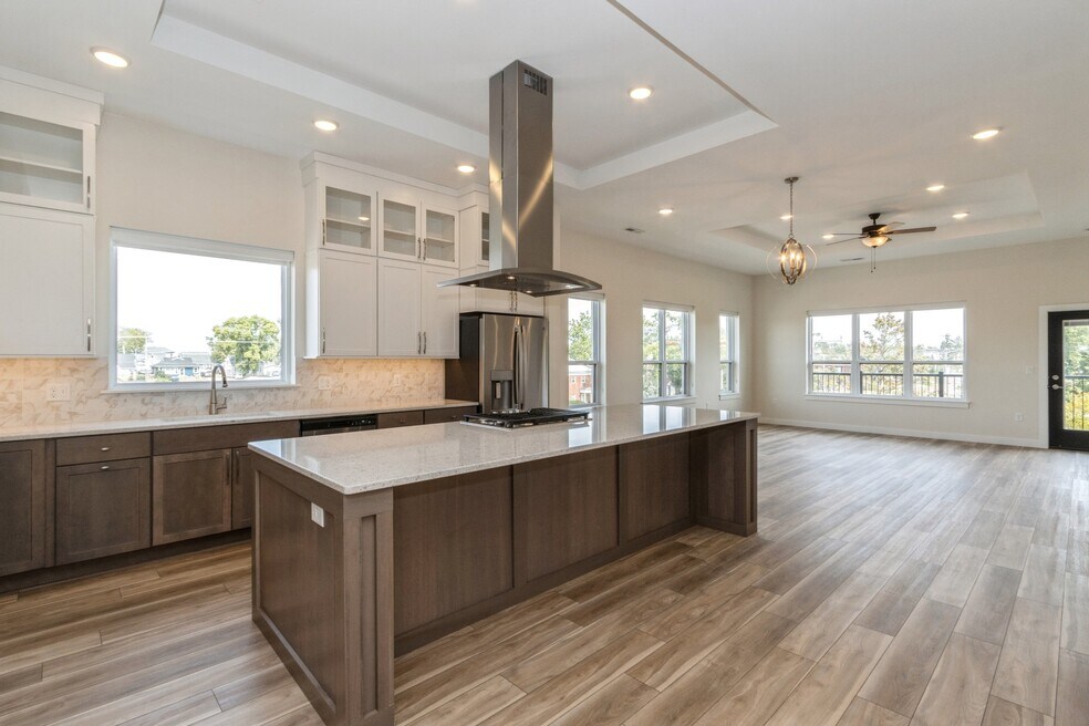 1953 1st Ave SE unit 204, Cedar Rapids, IA 52402 - photo 1