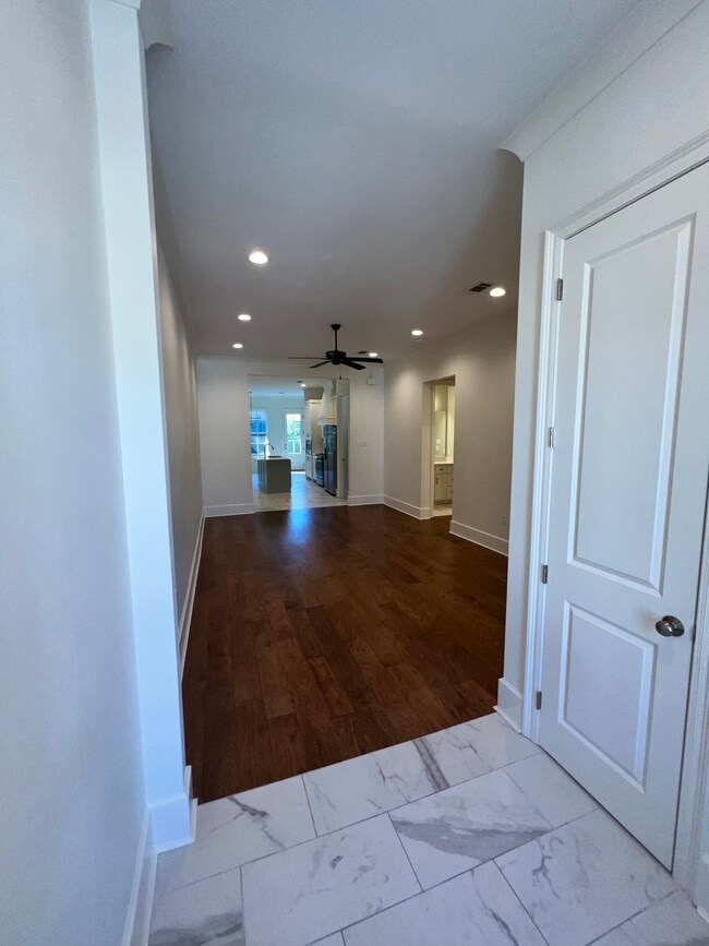 324 Saint Thomas Ln, Baton Rouge, LA 70806 - photo 4