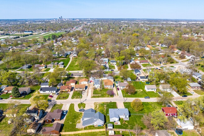 The neighborhood of Gray's Woods sits on the eastern border of Des Moines.