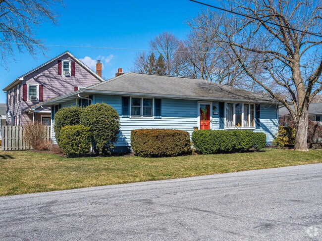 You can find many one story, ranch style homes in the Alpha neighborhood.