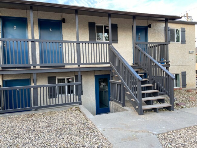 808 Yucca Dr unit 4, Lamar, CO 81052 - photo 4