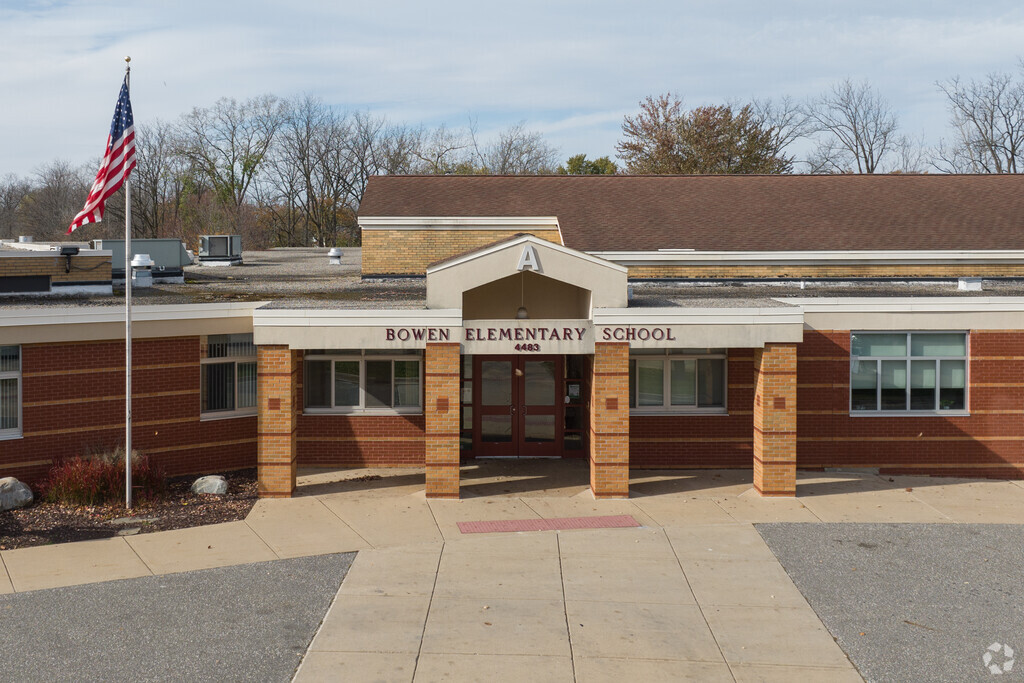 Bowen Elementary School averages 320 students with a 15 to 1 student teacher ratio.