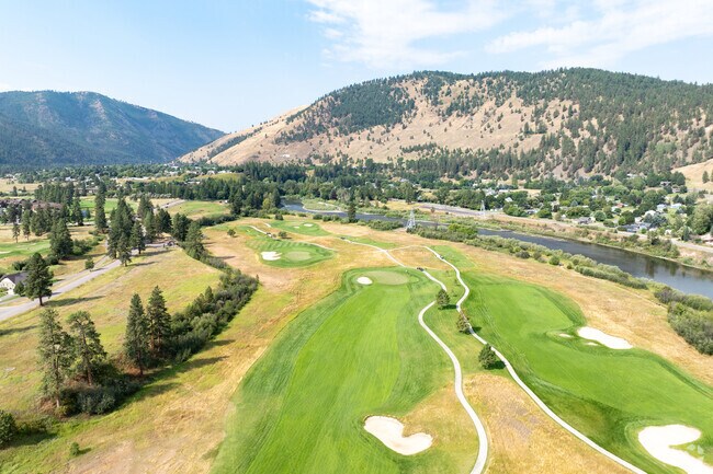 Canyon River Golf Club is the main attraction in the neighborhood.