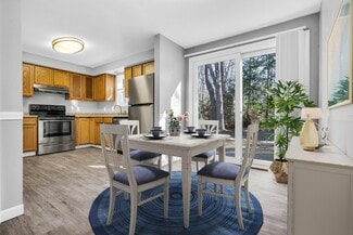 105 Foxcroft Dr, Scarborough, ME 04074