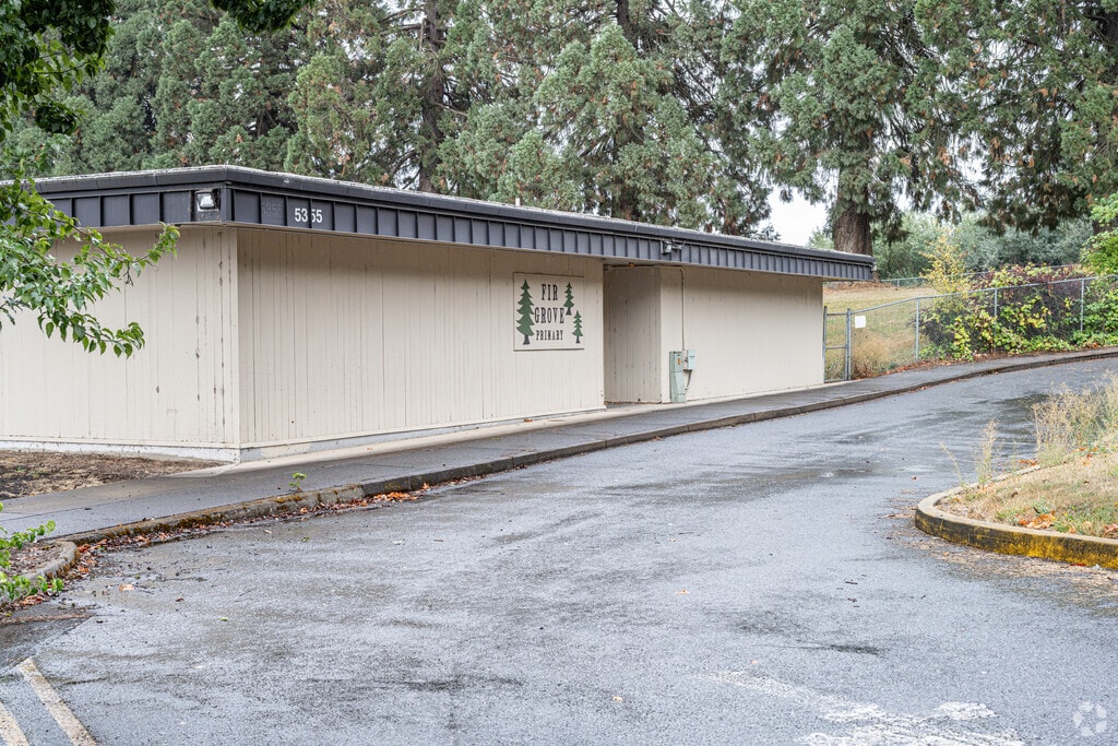 Fir Grove Primary School is located in Albany, Oregon.