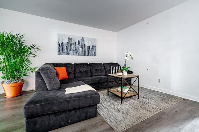 605 Dennison Ave unit ID1265618P, Columbus, OH 43215 - photo 4