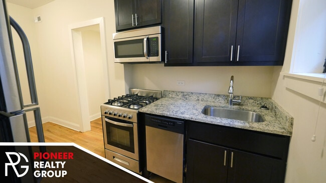 4032 N Ashland Ave unit 4034.5-2W, Chicago, IL 60613 - photo 7