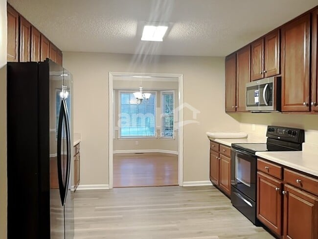 247 Clayton Pointe Dr, Clayton, NC 27520 - photo 3